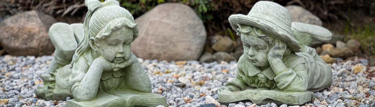 DropnSwapGarden Decor.png Stone garden statues of children reading books